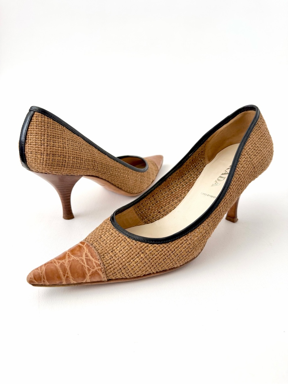 PRADA | Vintage‎ Raffia Woven Leather Tan Pointed Toe Kitten Heel Pumps EU 37